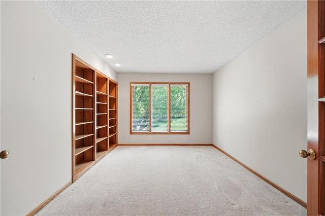 4142 NE Hampstead Drive, Lee's Summit, MO 64064
