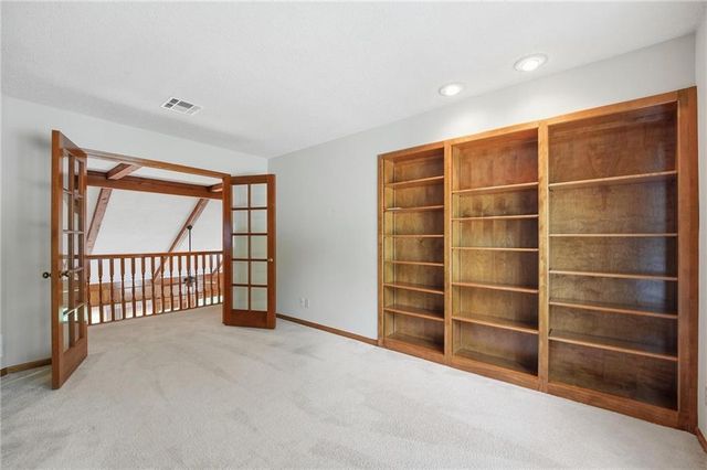 4142 NE Hampstead Drive, Lee's Summit, MO 64064