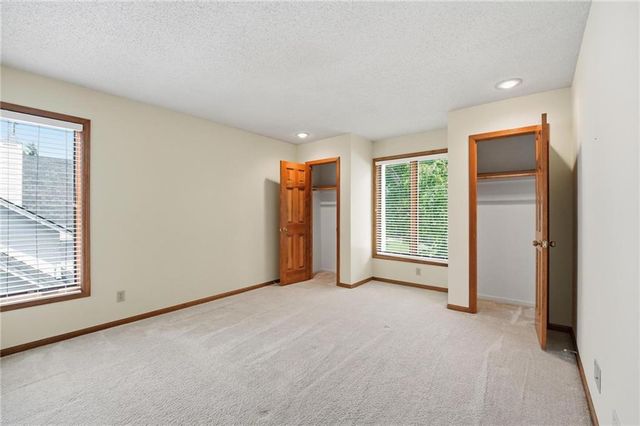 4142 NE Hampstead Drive, Lee's Summit, MO 64064