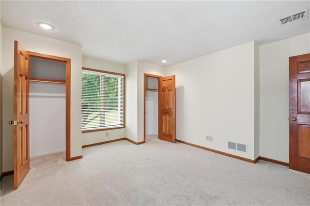 4142 NE Hampstead Drive, Lee's Summit, MO 64064