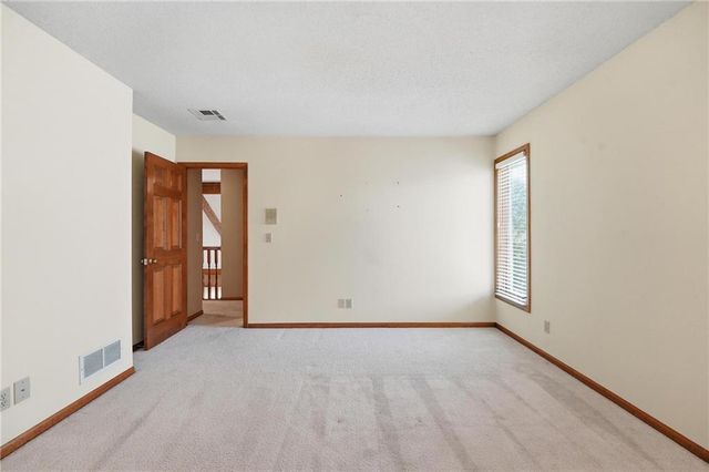 4142 NE Hampstead Drive, Lee's Summit, MO 64064
