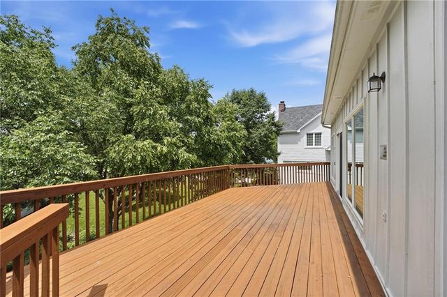 4142 NE Hampstead Drive, Lee's Summit, MO 64064