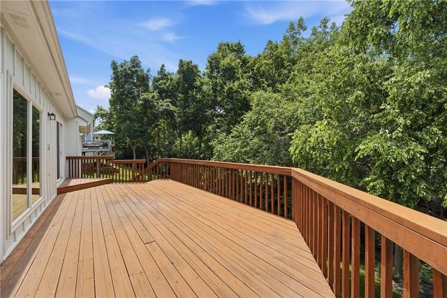 4142 NE Hampstead Drive, Lee's Summit, MO 64064