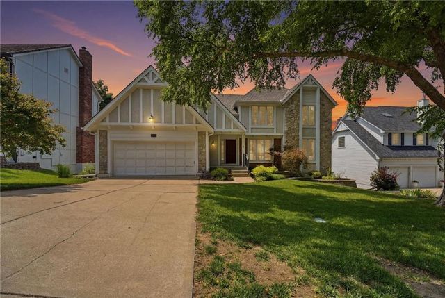 4142 NE Hampstead Drive, Lee's Summit, MO 64064