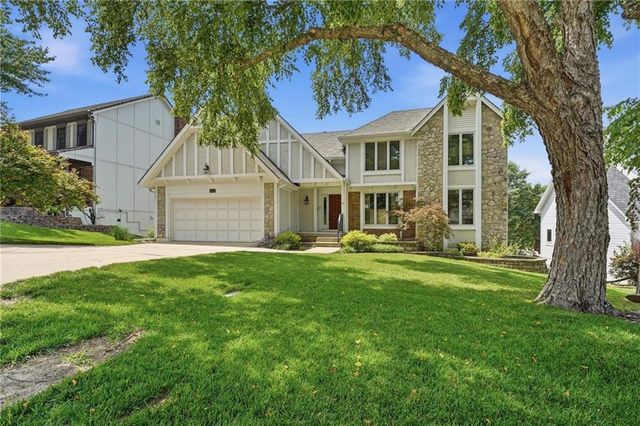 4142 NE Hampstead Drive, Lee's Summit, MO 64064