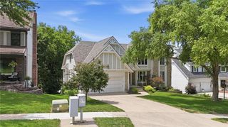 4142 NE Hampstead Drive, Lee's Summit, MO 64064
