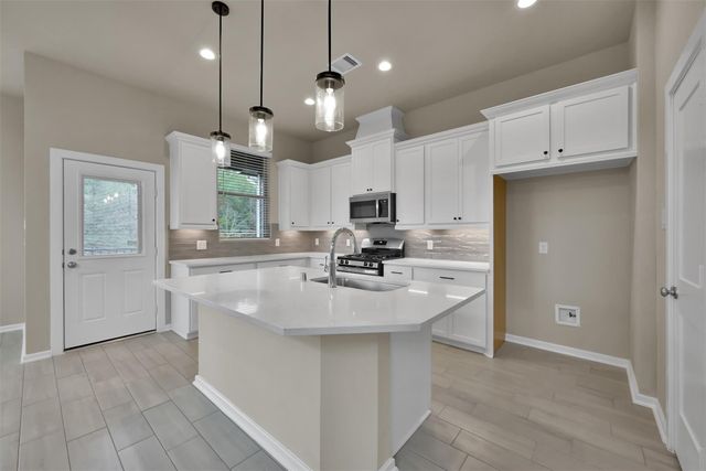 543 Longleaf Pine Drive, Montgomery, TX 77316