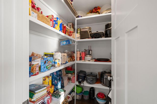 812 E Sugarmill Road, Ozark, MO 65721