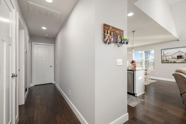 812 E Sugarmill Road, Ozark, MO 65721