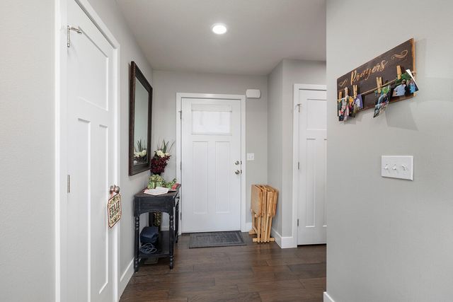 812 E Sugarmill Road, Ozark, MO 65721