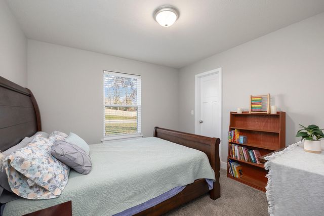 812 E Sugarmill Road, Ozark, MO 65721