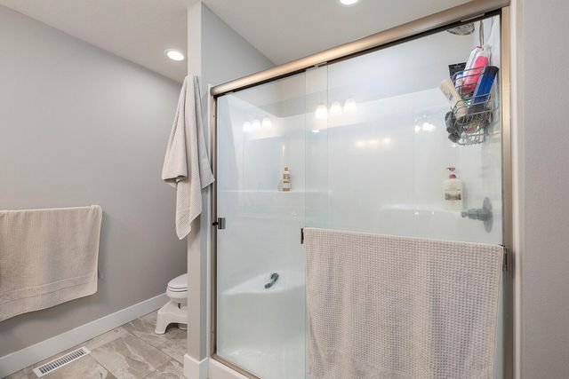 812 E Sugarmill Road, Ozark, MO 65721