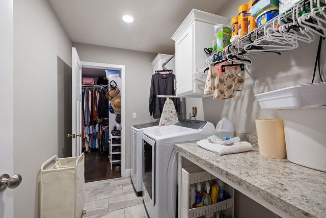 812 E Sugarmill Road, Ozark, MO 65721