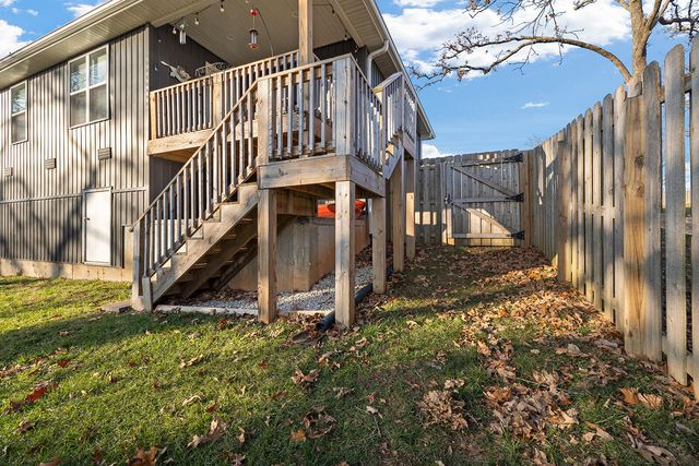 812 E Sugarmill Road, Ozark, MO 65721