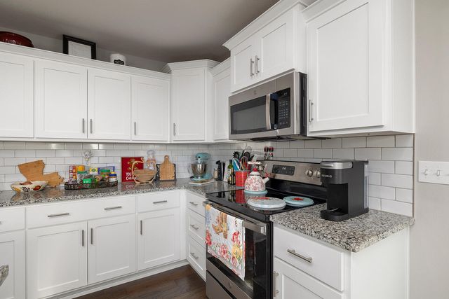 812 E Sugarmill Road, Ozark, MO 65721