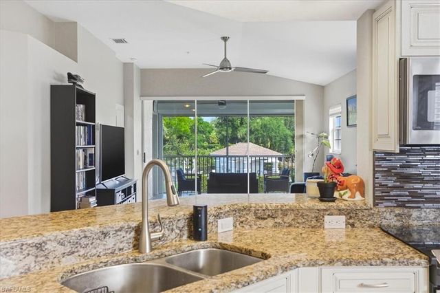 6829 Satinleaf RD S 204, Naples, FL 34109