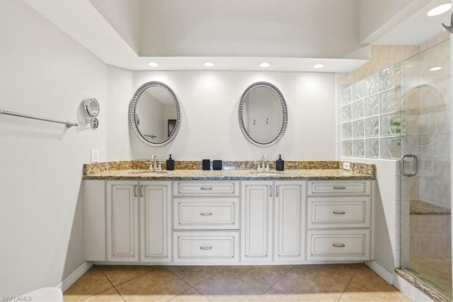 6829 Satinleaf RD S 204, Naples, FL 34109
