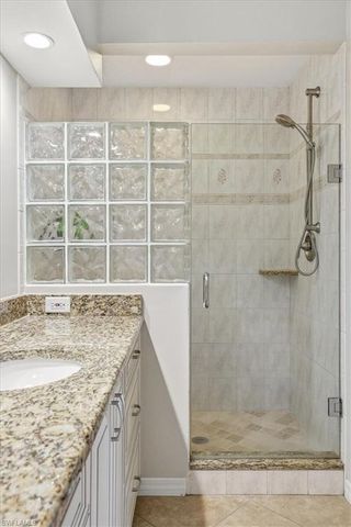 6829 Satinleaf RD S 204, Naples, FL 34109