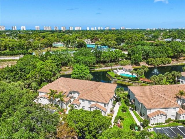6829 Satinleaf RD S 204, Naples, FL 34109