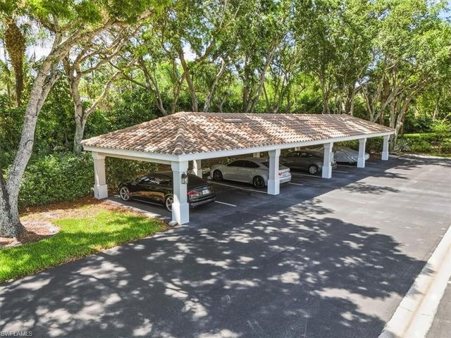 6829 Satinleaf RD S 204, Naples, FL 34109