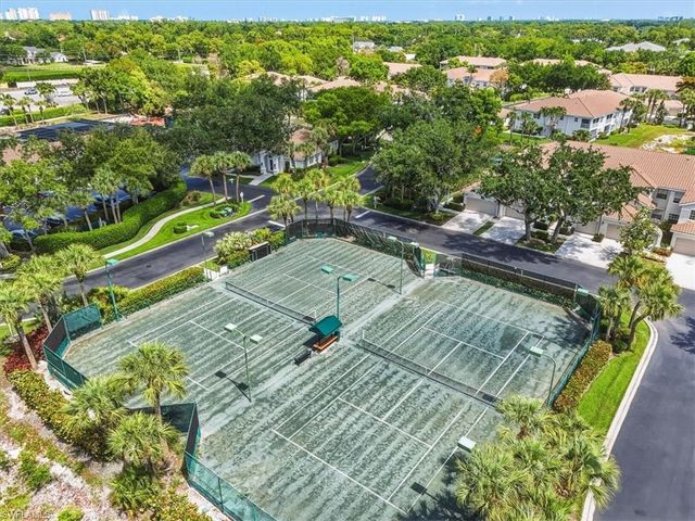 6829 Satinleaf RD S 204, Naples, FL 34109