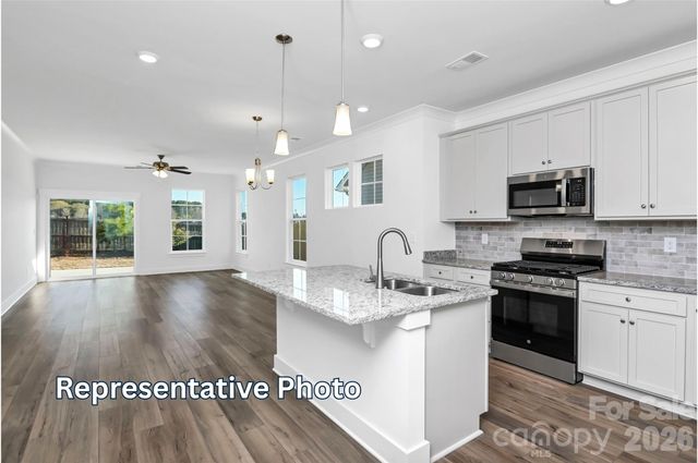 13122 Foxberry Road, Charlotte, NC 28213