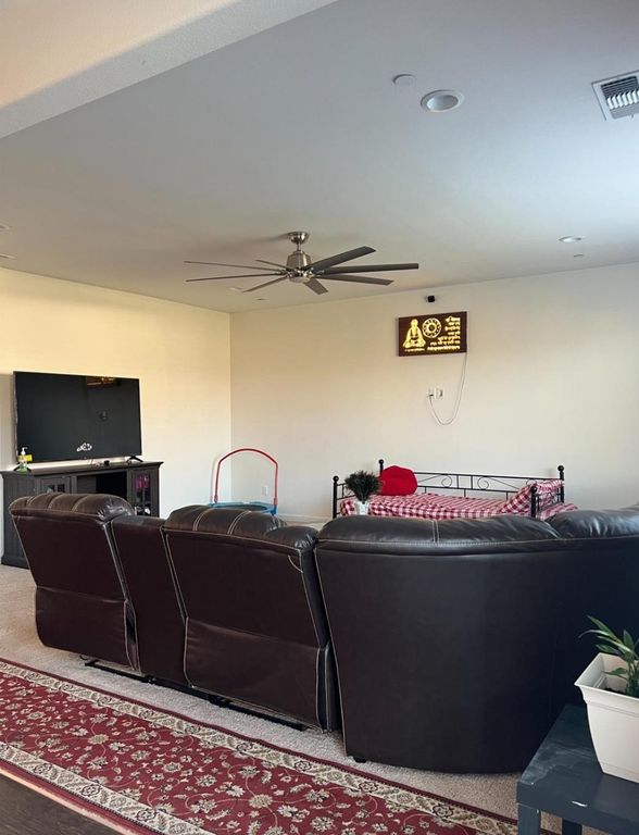 Image 14 of property listing at 4542 N Casey Avenue, Fresno, CA 93723