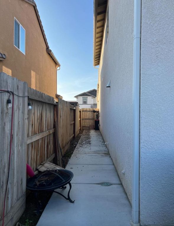 Image 33 of property listing at 4542 N Casey Avenue, Fresno, CA 93723