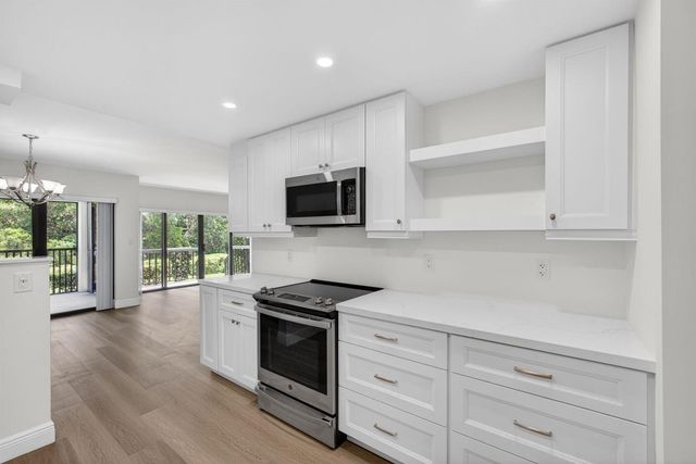 2104 Fairway Drive S, Jupiter, FL 33477