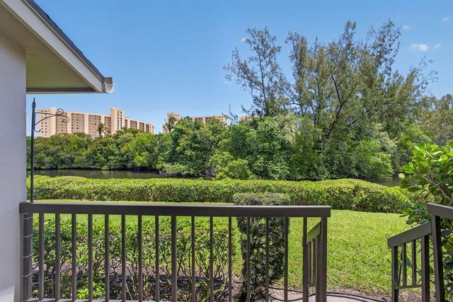 2104 Fairway Drive S, Jupiter, FL 33477