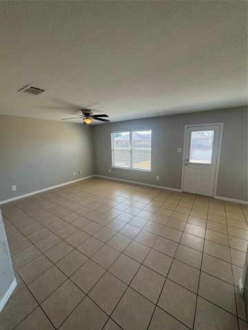601 Hidden Dale Drive, Fort Worth, TX 76140