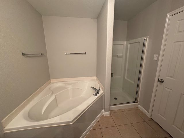 601 Hidden Dale Drive, Fort Worth, TX 76140