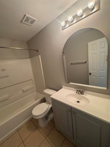 601 Hidden Dale Drive, Fort Worth, TX 76140