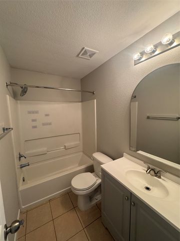 601 Hidden Dale Drive, Fort Worth, TX 76140