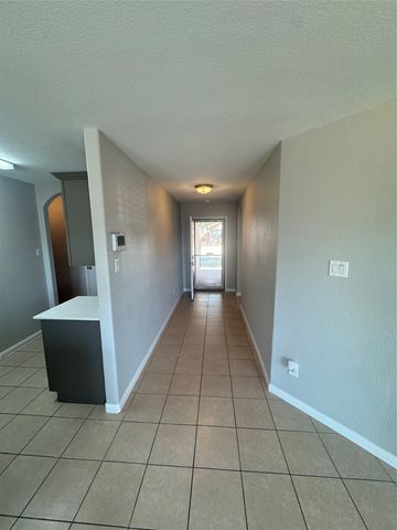 601 Hidden Dale Drive, Fort Worth, TX 76140