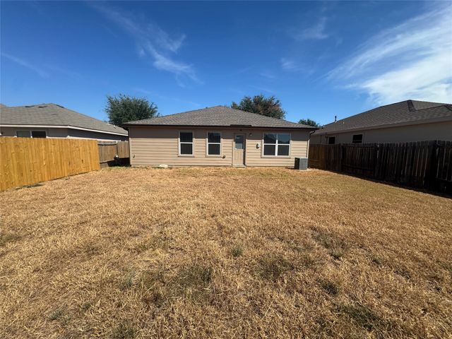 601 Hidden Dale Drive, Fort Worth, TX 76140