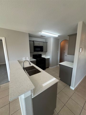 601 Hidden Dale Drive, Fort Worth, TX 76140