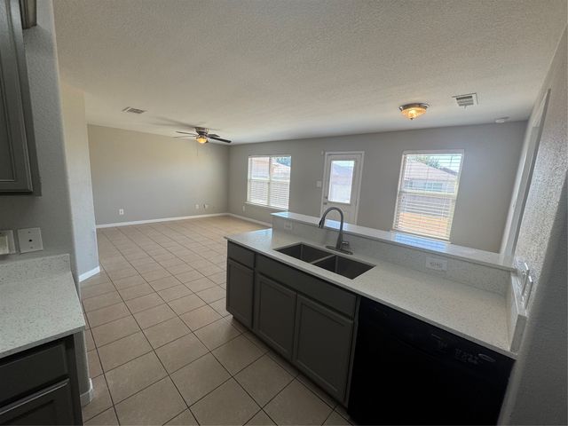 601 Hidden Dale Drive, Fort Worth, TX 76140