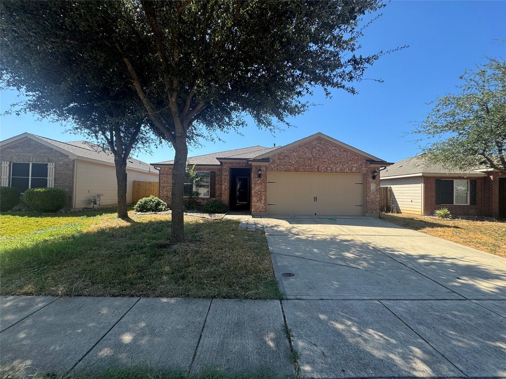 601 Hidden Dale Drive, Fort Worth, TX 76140