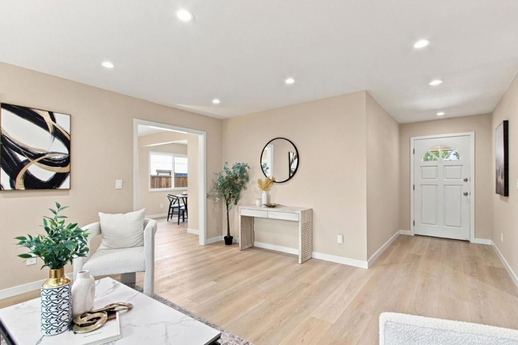 Image 10 of property listing at 4643 Glenmont Drive, San Jose, CA 95136