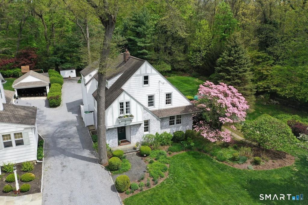 19 Chester Road, Darien, CT 06820
