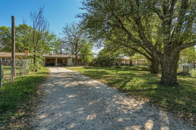1306 Westhill Lane, Coleman, TX 76834