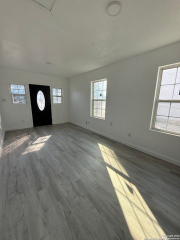 2227 HICKS, San Antonio, TX 78210