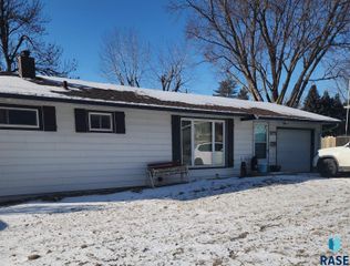 2801 Hawthorne Ave Avenue, Sioux Falls, SD 57105