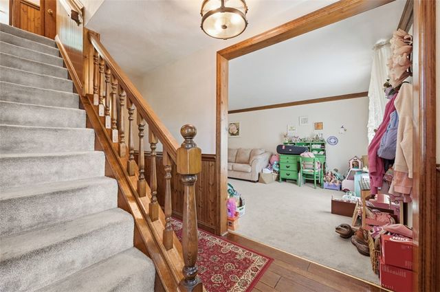 576 Carroll Dr, Irwin, PA 15642