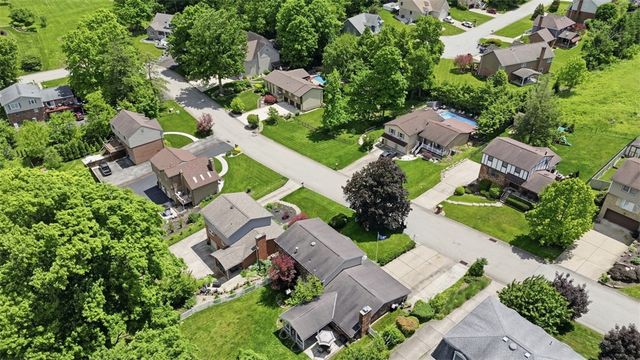 576 Carroll Dr, Irwin, PA 15642