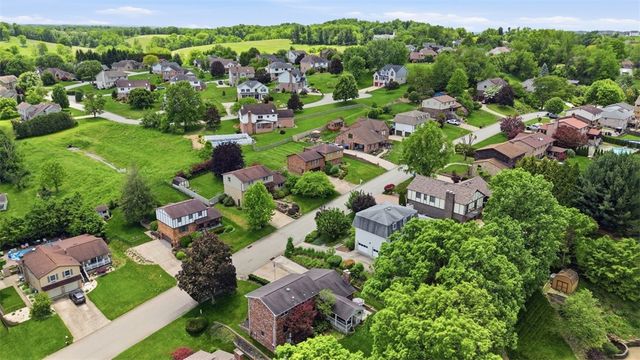 576 Carroll Dr, Irwin, PA 15642