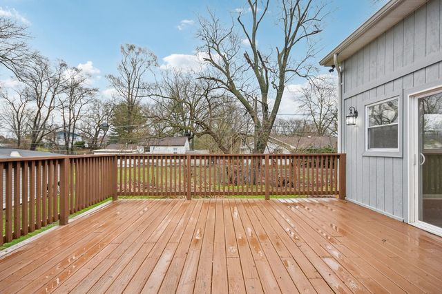 402 Lily Lane, Lakemoor, IL 60051