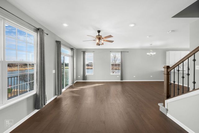 231 Lakeshore Drive 231, Oswego, IL 60543