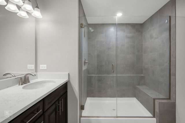 231 Lakeshore Drive 231, Oswego, IL 60543